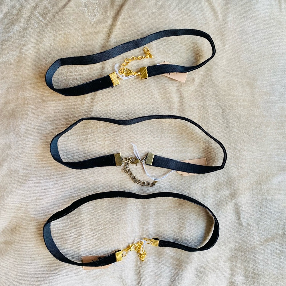 ⭐️ 90’s Velvet Choker
